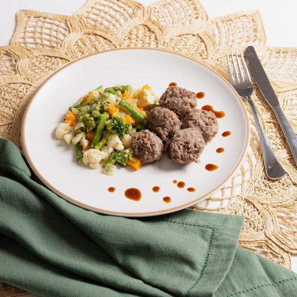 Marmita almôndegas de carne com mix de legumes 250g