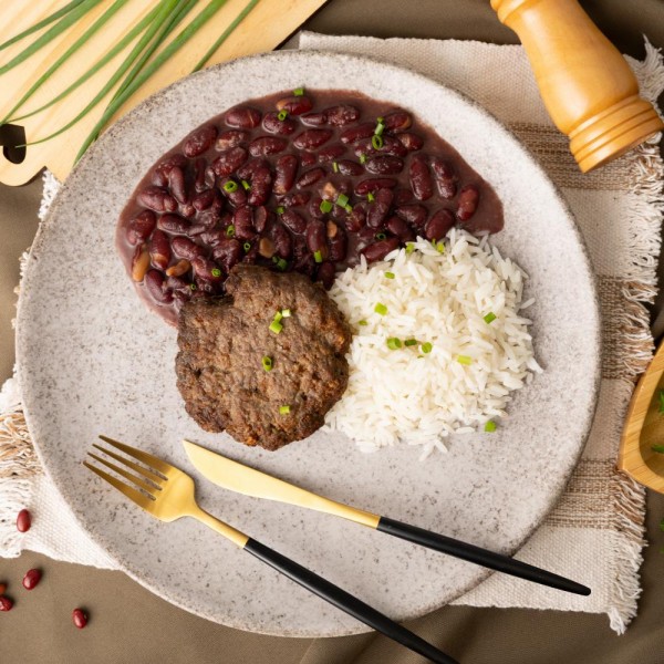 Marmita arroz e feijão vermelho com hamburguer de carne 250g