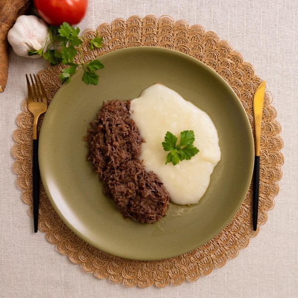 Marmita purê de aipim com carne desfiada 500g